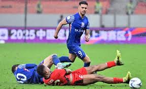 记者：富安健洋已与阿贾克斯就一份短期合同达成一致